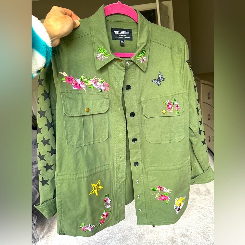Like new William Rast by Justin Timberlake military jacket army green patches ML